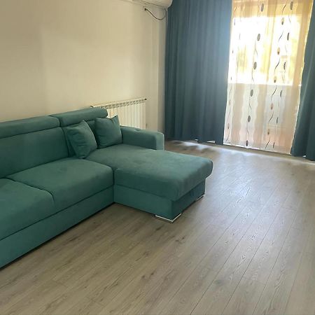 Apartament Barrels Beach Apartment Mamaia Ngoại thất bức ảnh